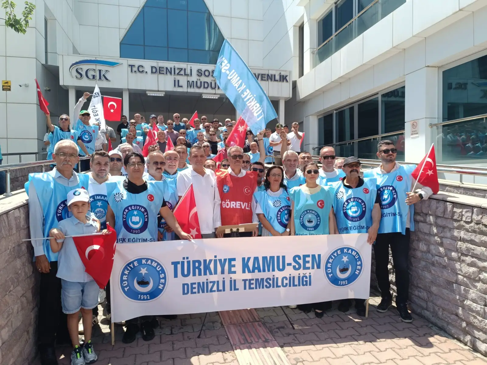 “HAKKANİYETLİ BİR TEKLİF İSTİYORUZ”