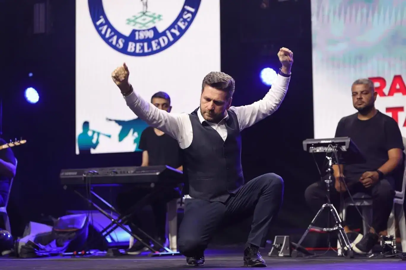 BAŞKAN TATIK’TAN ZEYBEK ŞOV