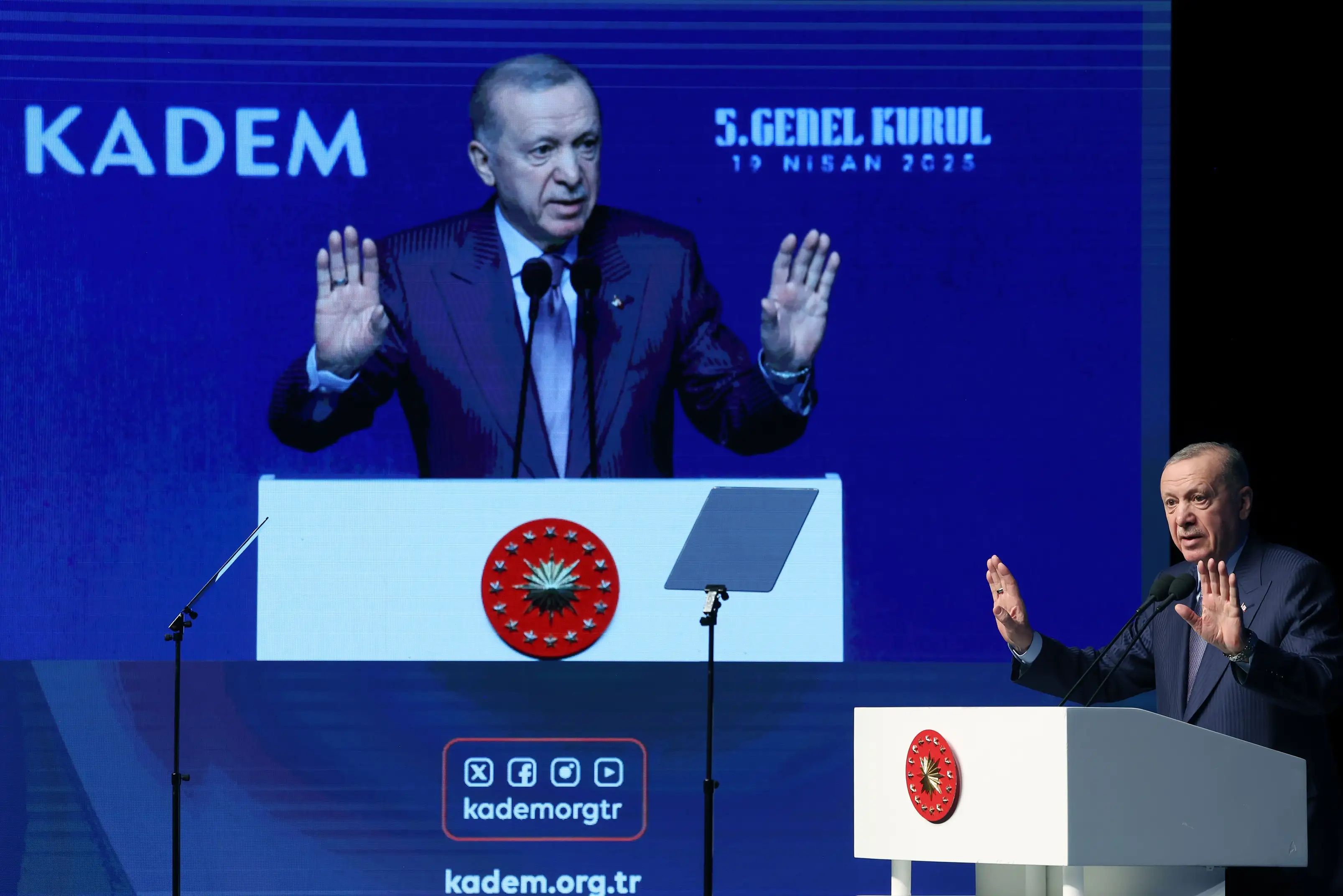 CUMHURBAŞKANI ERDOĞAN’DAN UYARI: "NÜFUSUMUZDAKİ AZALIŞ SORUNU ÜLKEMİZ İÇİN SAVAŞTAN DAHA ÖNEMLİ BİR TEHDİT"