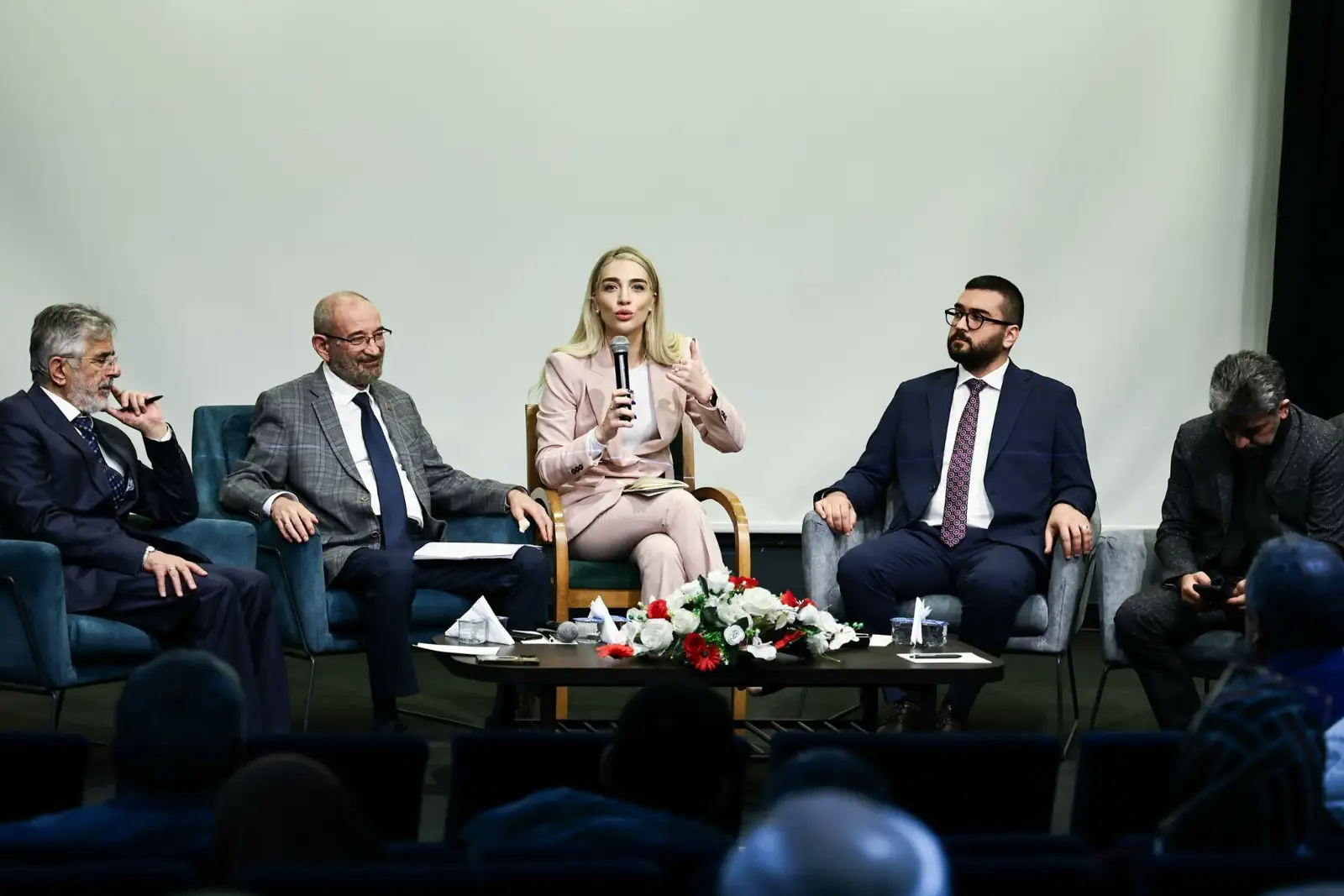 MEDYA VE TELİF HAKLARI SEMPOZYUMU İSTANBUL'DA YAPILDI 