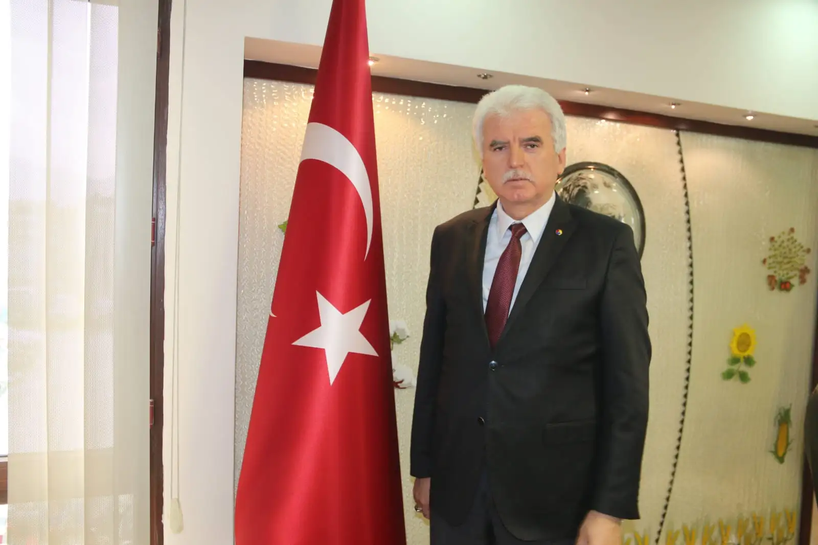 BAŞKAN TEFENLİLİ’DEN ÖZGÜR ÖZEL’E YÖNELİK SALDIRIYA İLİŞKİN AÇIKLAMA 