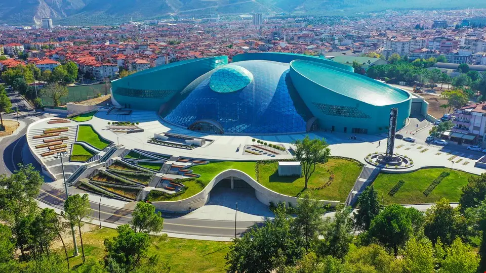 KONGRE MERKEZİ TARTIŞMASI ALEVLENİYOR…