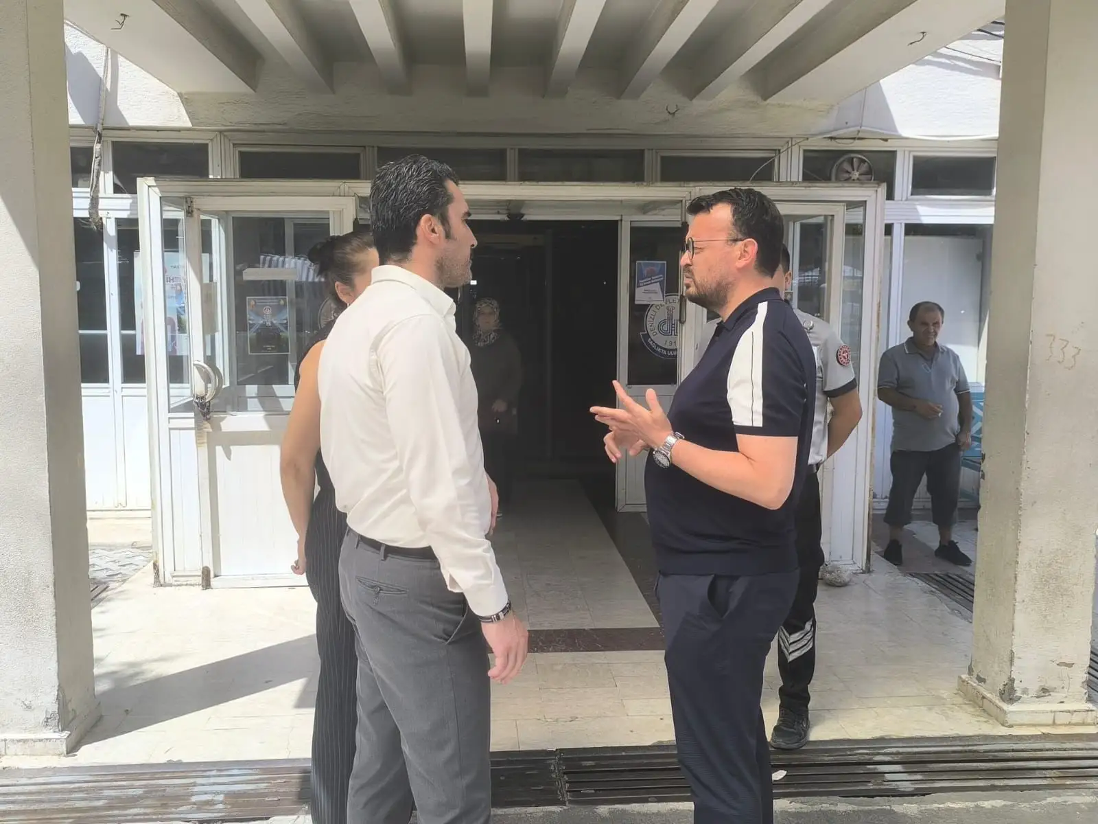 DENİZLİ’DE ÇÜRÜK RAPORLU HASTANEDE TAVAN ÇÖKTÜ